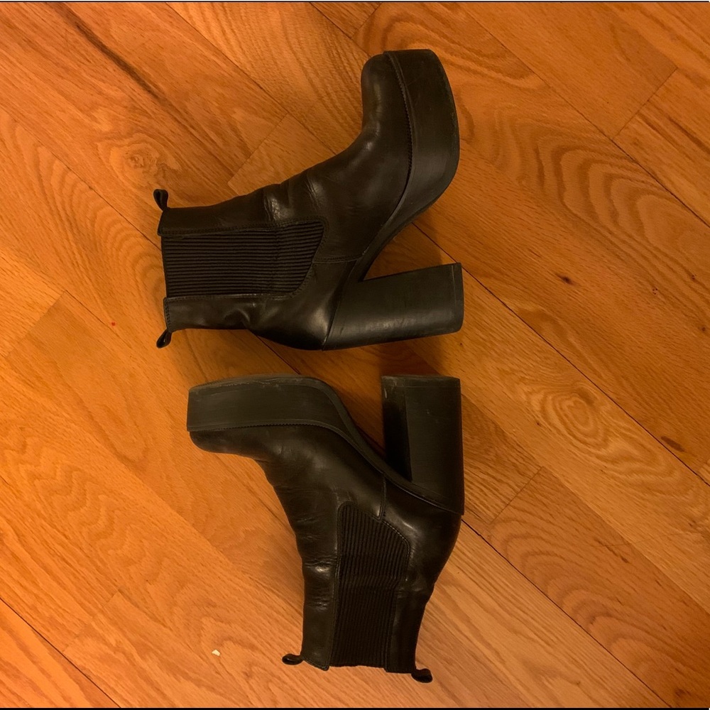 L’Intervalle Black Leather Boots/ Size US 8